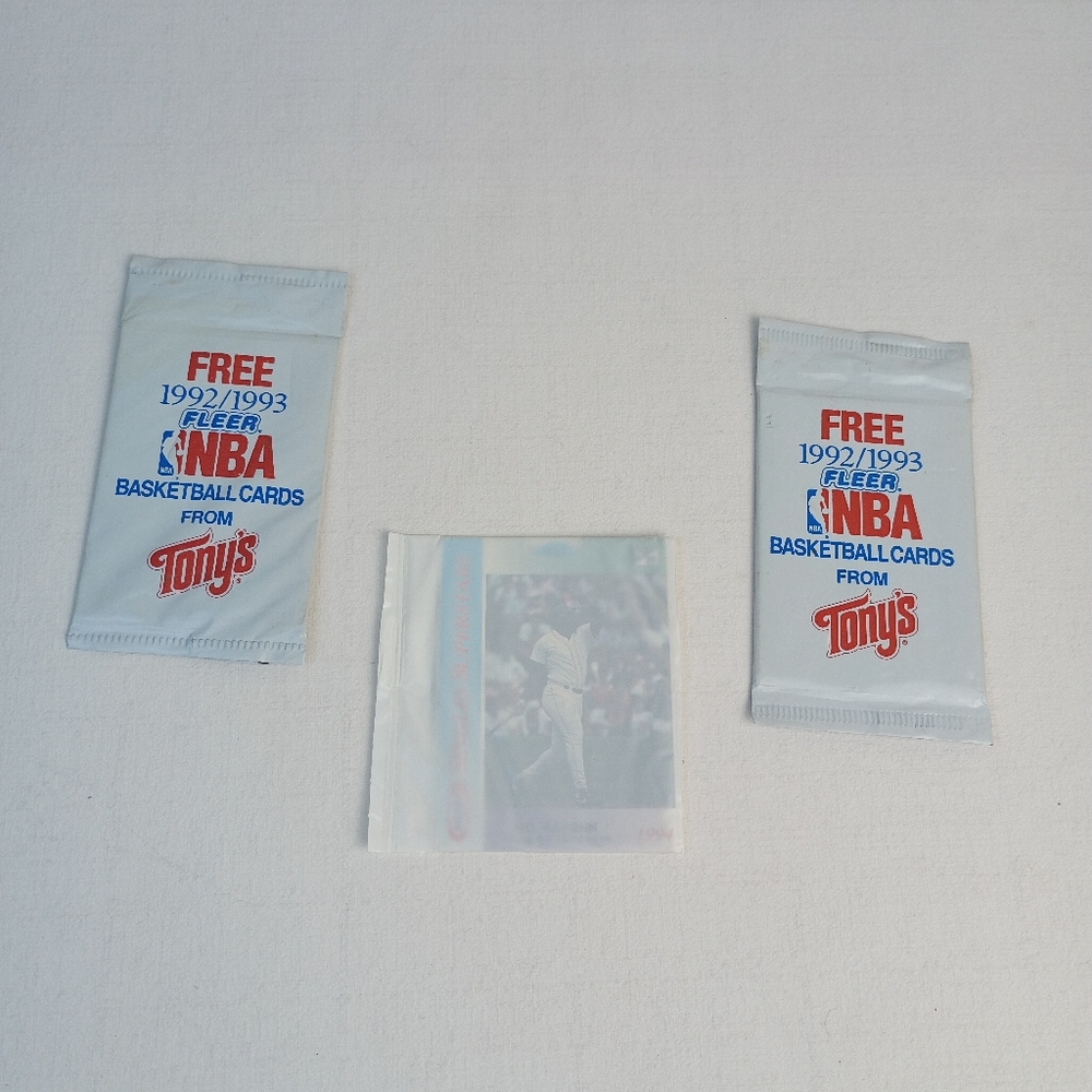 1992/1993 Fleer NBA Basketball Cards Tony's 2 SEALED Packs & Kraft MLB seal card